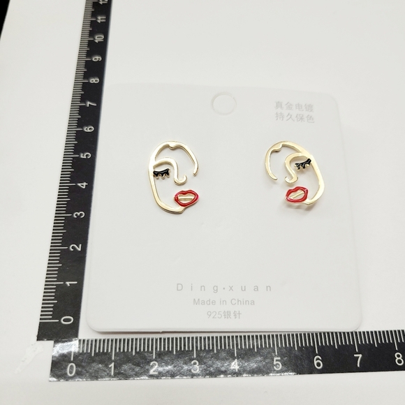 Brand New Gold Plated Woman Face Earrings - Picture 5 of 5